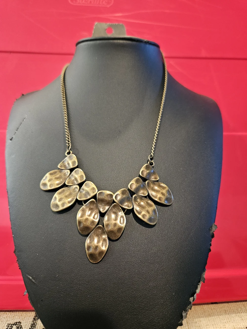 Vintage-Inspired Gold Tone Statement Necklace - Layered Teardrop Design
